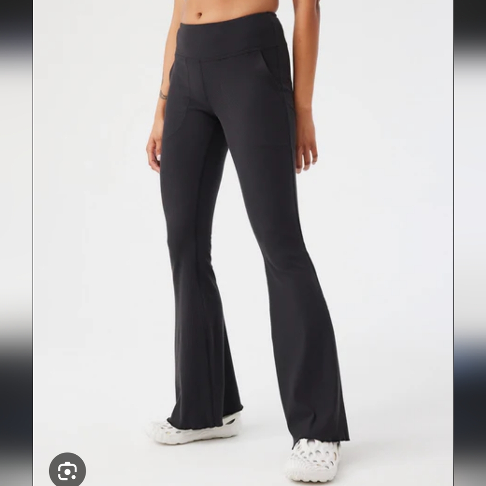 Outdoor Voices Kick Flare Pants Women's Small Black Leggings Ribbed